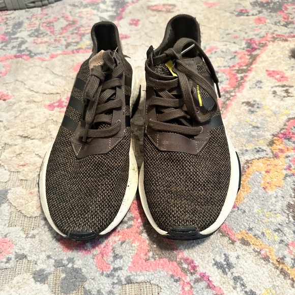 Adidas trainnerjust wore a couple time super comfortable - Picture 4 of 4